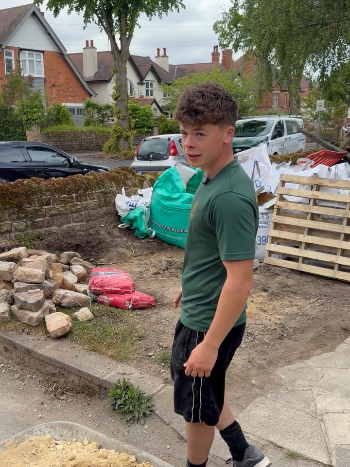 Mr One Take 🎬
Everyone loves a @nathan_.betts update 👏
Jumping in front of the camera is no easy
